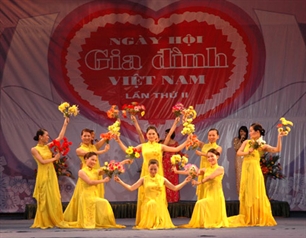 Tổ chức “Ngày hội Gia đình Việt Nam năm 2011”