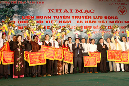 Sôi nổi “Ngày Hội gia đình Việt Nam” thị xã Bình Long lần II/2011