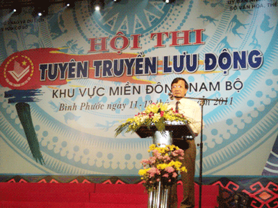 Ông: Nguyễn Quang Toản - Giám đốc Sở VH,TT&DL phát biểu khai mạc Hội thi Tuyên truyền lưu động khu vực miền Đông Nam Bộ năm 2011