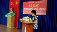 Bà Nguyễn Thị Hồng Cúc - Chủ tịch Công đoàn ngành phát biểu bế mạc giải