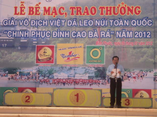 Ông Nguyễn Huy Phong - Trưởng Ban tổ chức phát biểu bế mạc giải