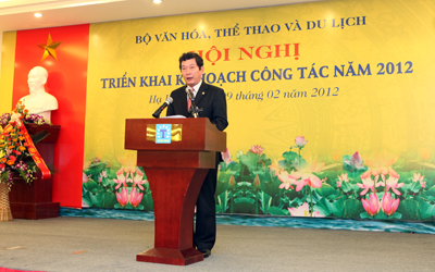 Thứ trưởng Huỳnh Vĩnh Ái phát động thi đua năm 2012