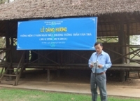 Đc Trần Thanh Tùng - Giám đốc Bảo tàng tỉnh ôn lại tiểu của thượng tướng Trần Văn Trà