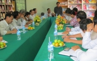 Đ/c Nguyễn Hoàng Thu - Chủ tịch Liên hiệp triển khai kế hoạch hoạt động Liên hiệp Thư viện khu vực MĐNB&CNTB năm 2013