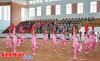 Bài thi múa quạt của đội Hội người cao tuổi ấp 6, xã Tân Thành