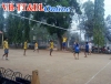 Các đội bóng đang thi đấu tại giải bóng chuyền truyền thống xã Long Hà