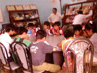 Một buổi đọc sách tại thư viện của các em thiếu nhi